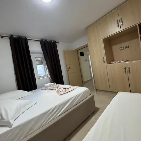 Rajan Apartmán Polisi i Vogel